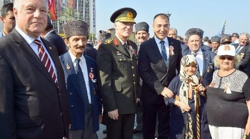 İzmir&rsquo;de Gaziler&rsquo;in Gurur G&uuml;n&uuml;