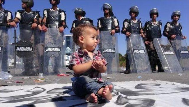 Suriyeliler İstanbul'a Götürülme Korkusuyla Tem'de Yattı (2)