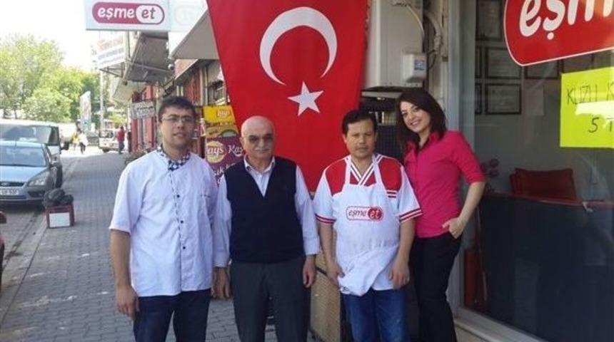 Uşaklı Gen&ccedil; Girişimcilerden Bayraklanın &Ccedil;ağrısı