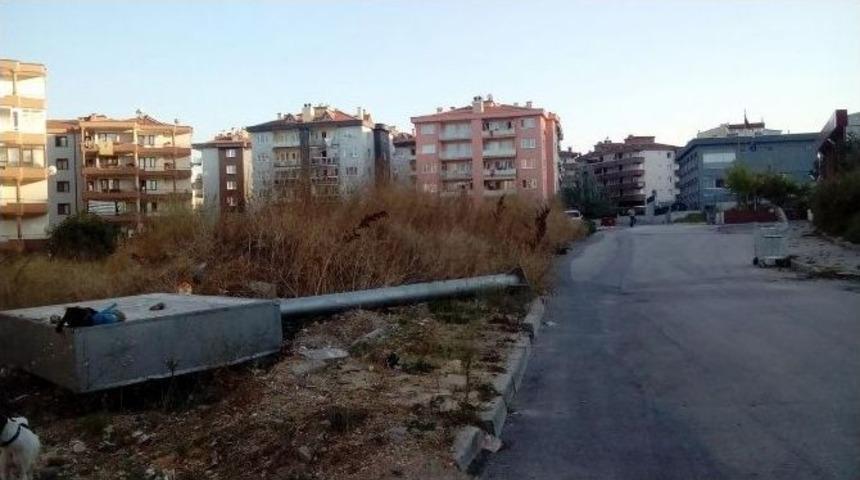 Mudanya&rsquo;da Sgk Arsası &Ccedil;&ouml;pl&uuml;k Olarak Kullanılıyor