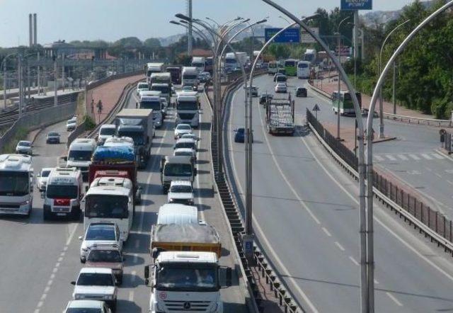 Bayram Tatili Trafiği Beklendiği Kadar Yoğun Değil