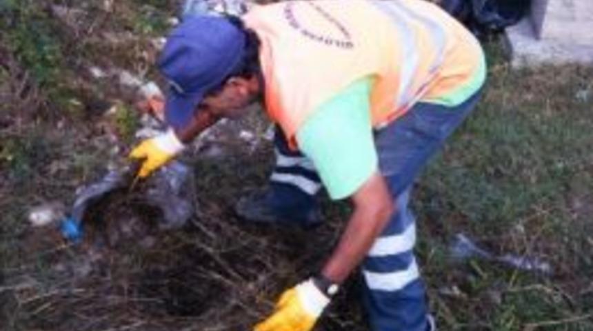 Dilovası&rsquo;nda Mezarlıklar Temizleniyor