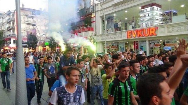 Tatangalar’dan Sakaryaspor’a Destek Yürüyüşü