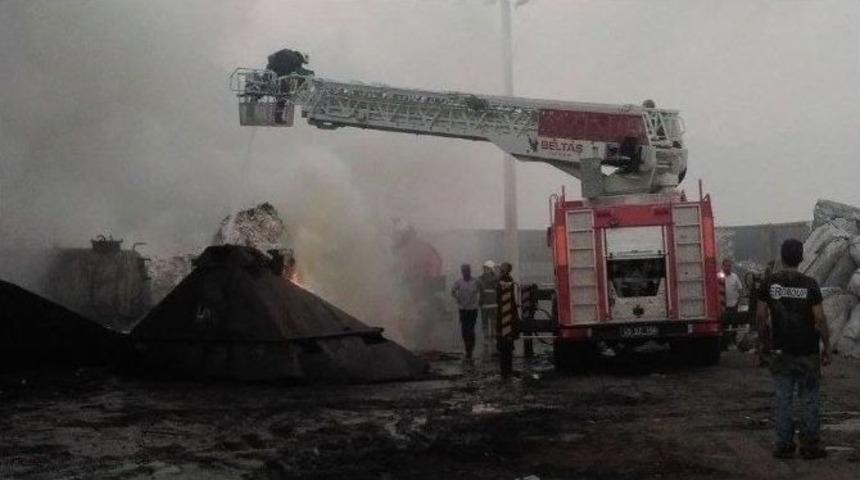 Kağıt Fabrikasında Korkutan Yangın