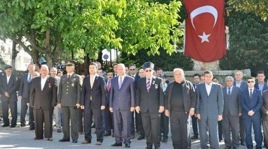 Gaziler G&uuml;n&uuml; Azdavay&rsquo;da T&ouml;renle Kutlandı