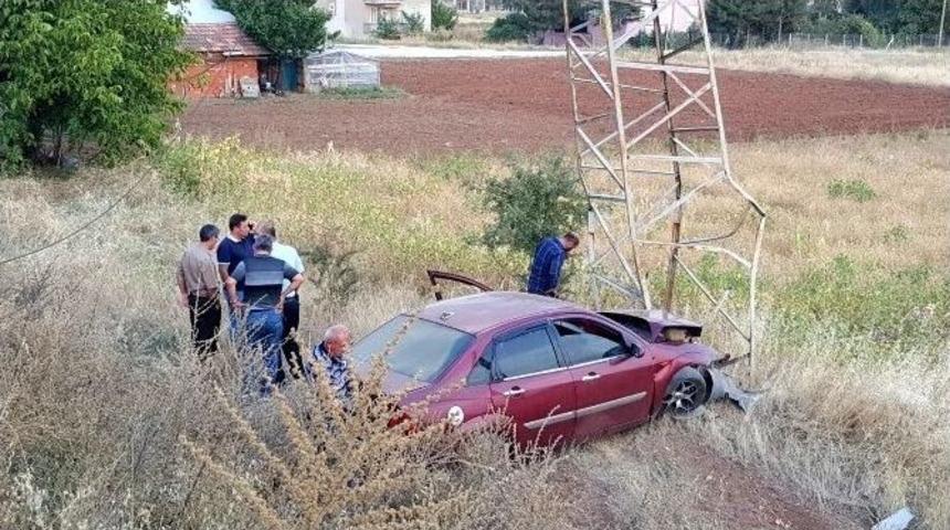 T&uuml;m İl&ccedil;ede Elektrikleri Kesen Kaza