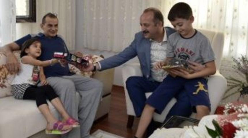 Gaziler G&uuml;n&uuml;&rsquo;nde Akg&uuml;l&rsquo;den Anlamlı Ziyaret