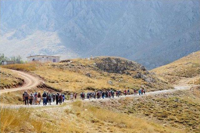 Kepez’in Doğa Yürüyüşü Mutlu Ediyor