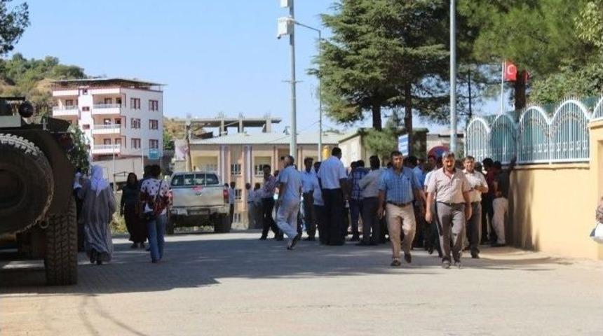 Ter&ouml;ristlere Canlı Kalkan Olmak İsteyen 83 Kişi Adliyeye Sevk Edildi
