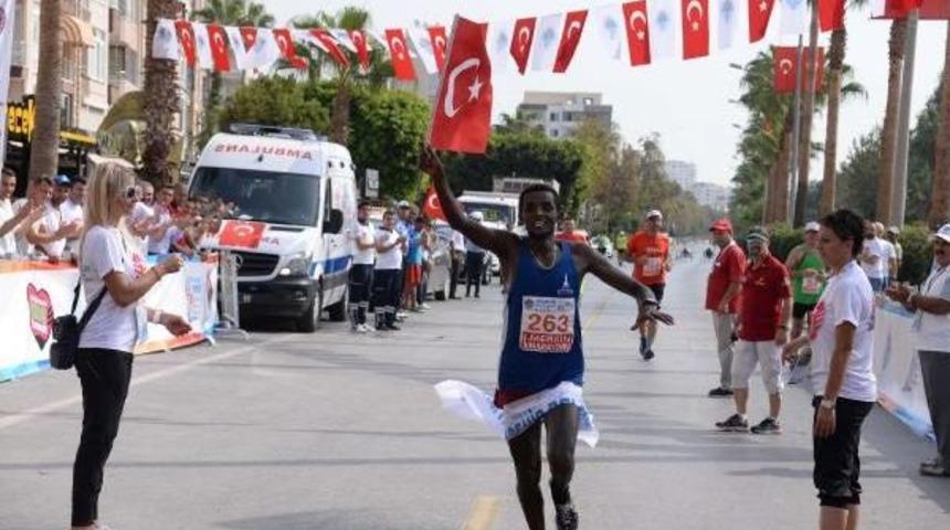 Mersin'de 1'inci Uluslararası Maraton Koşusu Yapıldı