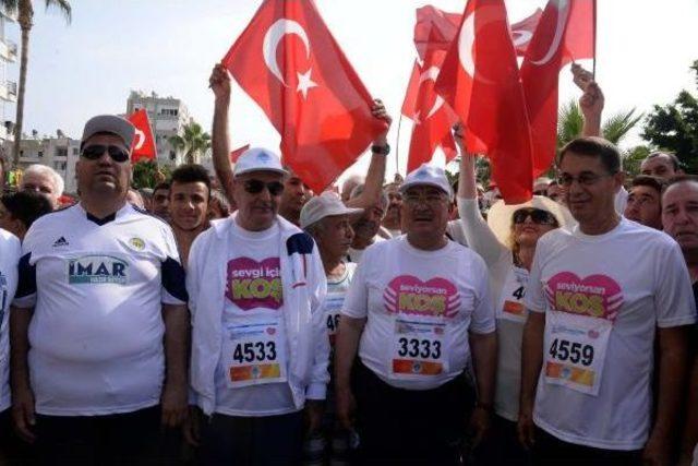 Mersin'de 1'inci Uluslararası Maraton Koşusu Yapıldı