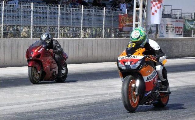 Konya’da Motodrag Yarışları Nefes Kesti