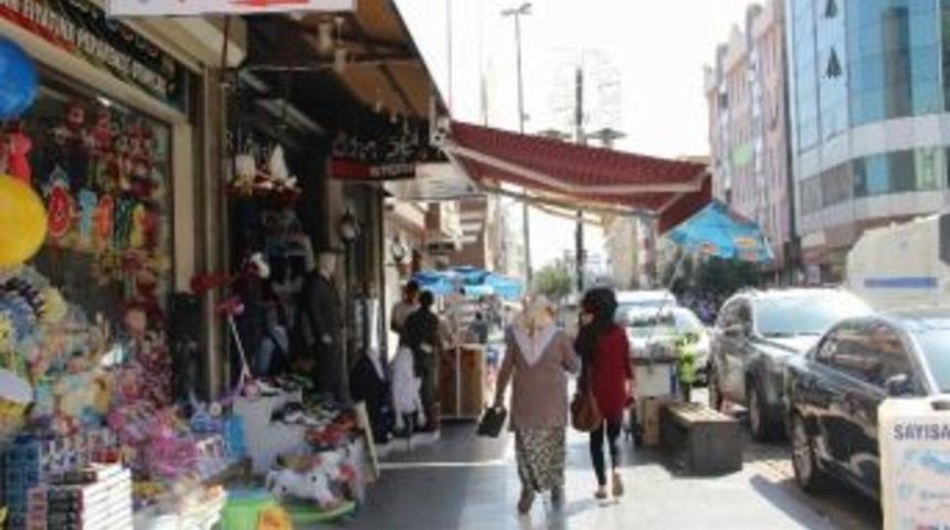 Bayrama Sayılı G&uuml;nler Kala &Ccedil;arşı Esnafı Mutsuz