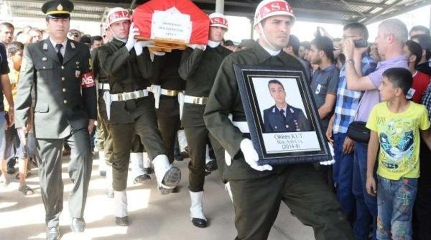 Birliğinde Intihar Eden Astsubay Gaziantep&rsquo;Te Toprağa Verildi