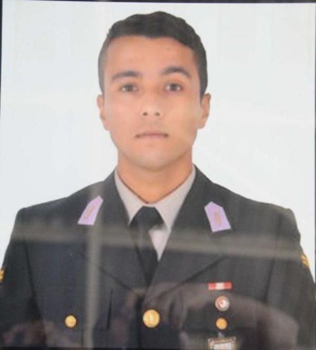 Birliğinde Intihar Eden Astsubay Gaziantep&rsquo;Te Toprağa Verildi 2