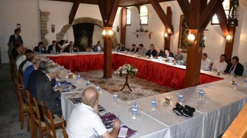 Keleş: Belediye Başkanlarımızın Saygınlığının Eksikliğini G&ouml;r&uuml;yorum