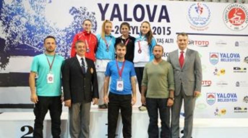 Kağıtsporlu Karatecilerden 7 T&uuml;rkiye Derecesi