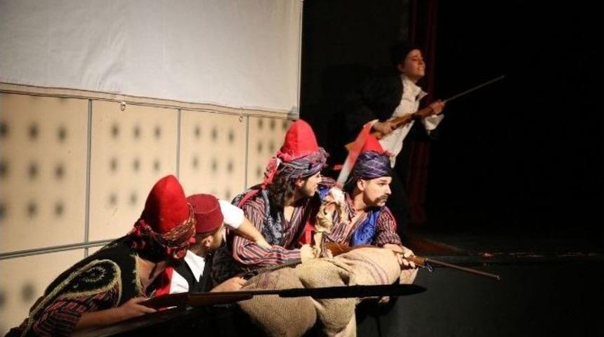 &rsquo;g&ouml;rdesli Makbule&rsquo; Oyunu Sahnelendi