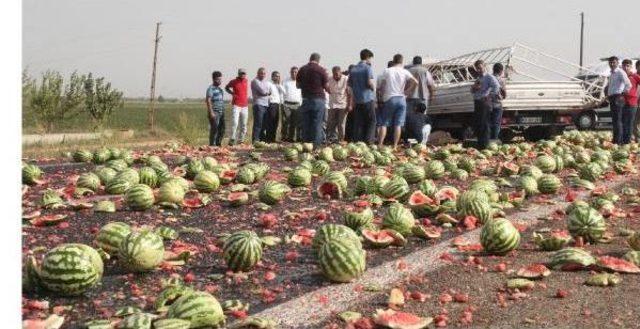 Lastiği Patlayan Kamyonet Devrildi: 1 Ölü, 5 Yaralı