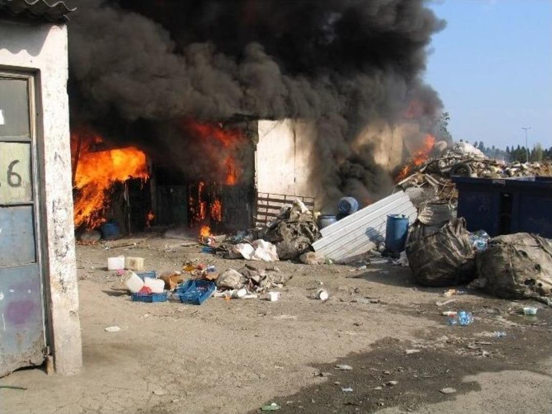 Mobilya İmalathanesinde Yangın