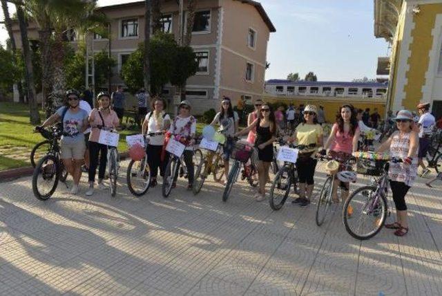 S&uuml;sl&uuml; Kadınlar Bisiklet S&uuml;rd&uuml; 1