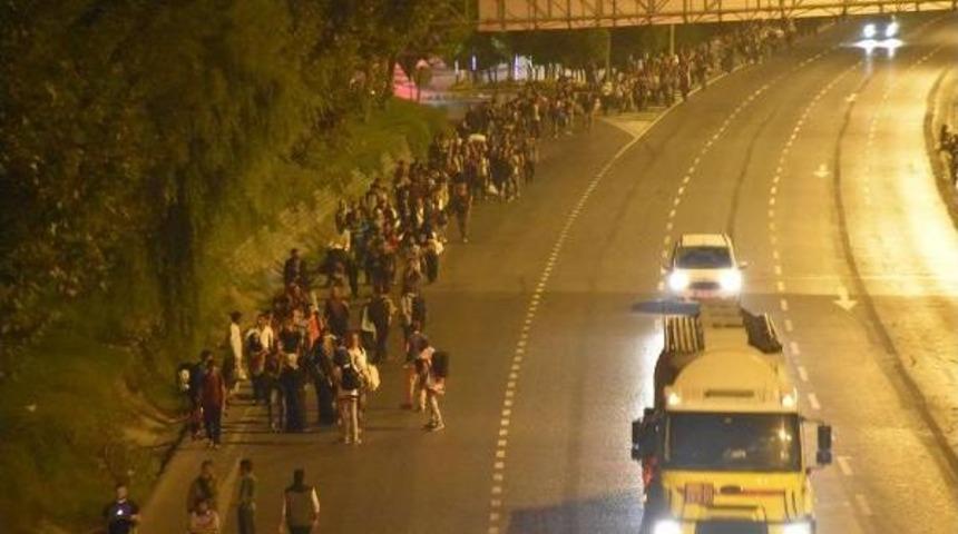 Avrupa'ya Gitmek Isteyen Suriyeliler Tem'de Edirne'ye Doğru Y&uuml;r&uuml;yor