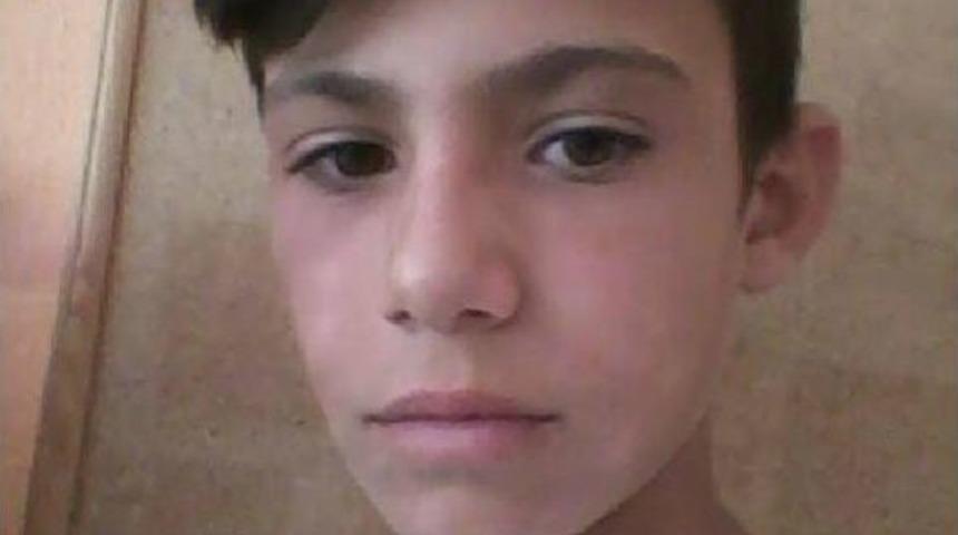 Trakt&ouml;r Devrildi, 13 Yaşındaki S&uuml;r&uuml;c&uuml; &Ouml;ld&uuml;