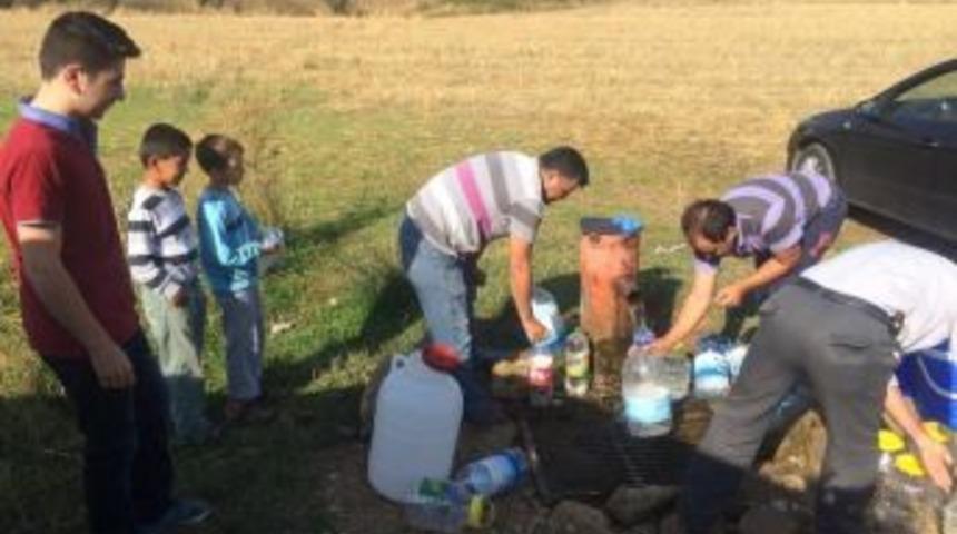 G&ouml;ksun&rsquo;da Bidonu Alan Pınara Koştu