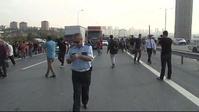 Suriyeli Sığınmacıların Yürüyüşüne Polis Engeli (2)