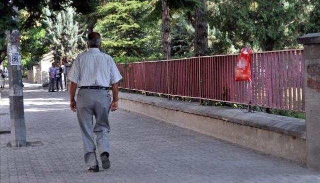 Şüpheli Poşetten Ekmek Çıktı