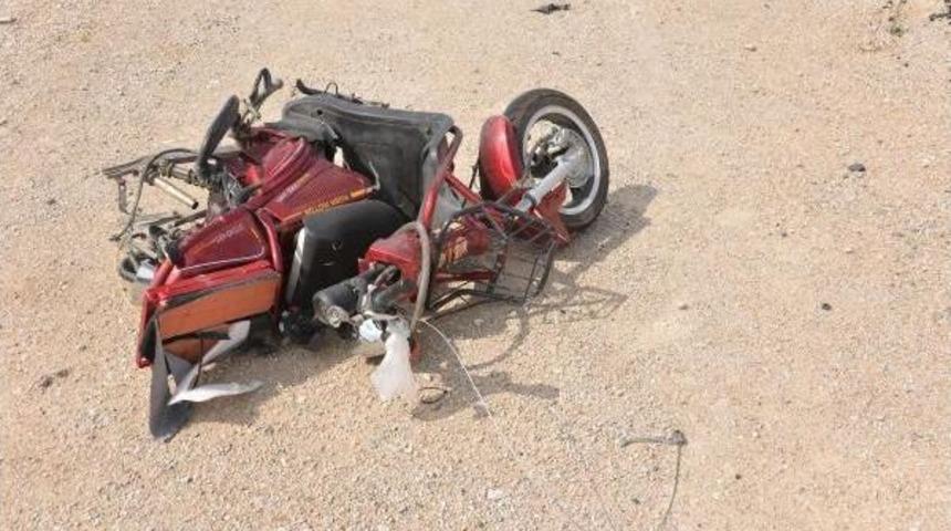 Otomobilin &Ccedil;arptığı Elektrikli Bisikletin S&uuml;r&uuml;c&uuml;s&uuml; &Ouml;ld&uuml;