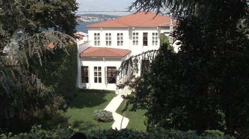 &Uuml;nl&uuml; Yalıda Yangın Alarmı