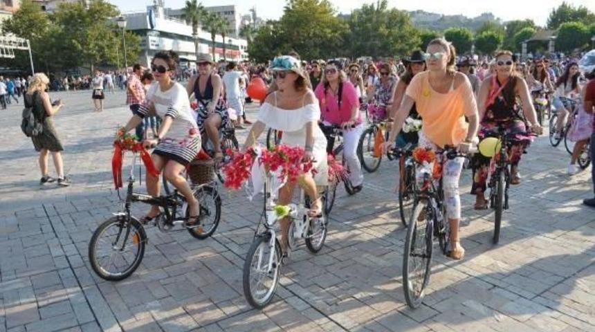 Hundreds Of Women Cycle To Support Green Transportation