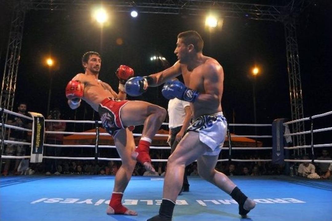Erdemli&rsquo;de Kick Boks Gecesi