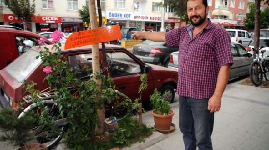 'gülleri Koparanın Elleri Kırılsın' Notu Yazdı