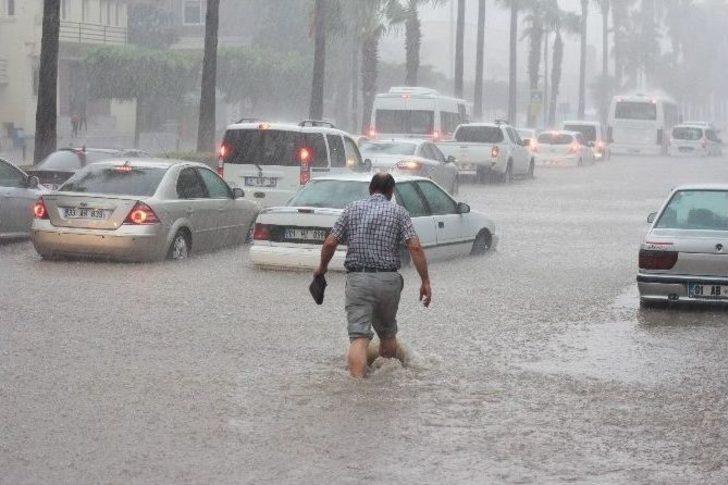Adana’da Yağmur Hayatı Felç Etti G2