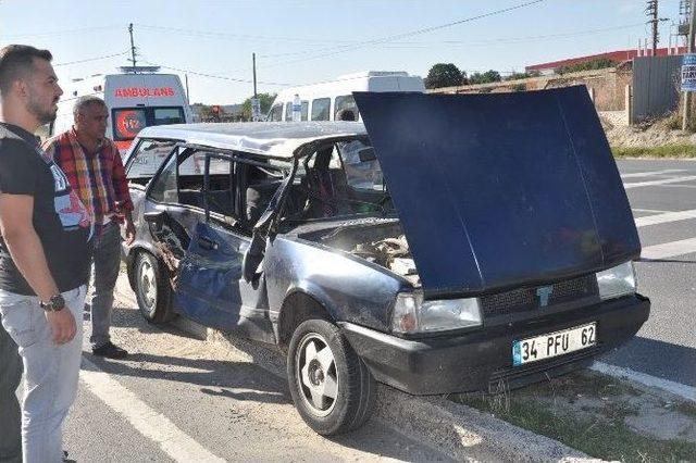 Kamyon İle Otomobilin Çarpışma Anı Güvenlik Kamerasında