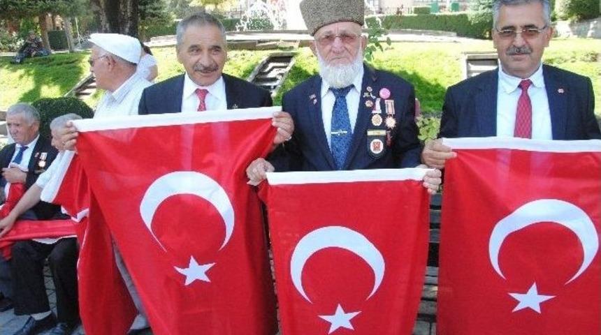 Afyonkarahisar&rsquo;da Muhtarlar Ter&ouml;r Olaylarını Protesto Etti