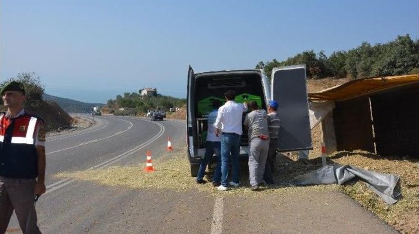Yoldan &Ccedil;ıkan Kamyon Par&ccedil;alandı, S&uuml;r&uuml;c&uuml; Hayatını Kaybetti