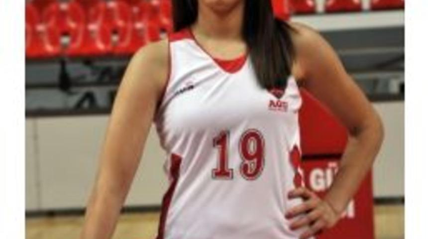 Ag&uuml;&rsquo;n&uuml;n Gen&ccedil; Yıldızı Yalova Vip&rsquo;te