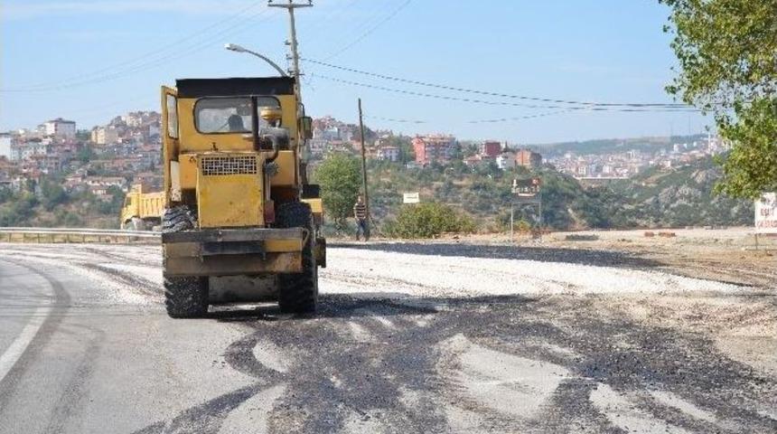 Bayram &Ouml;ncesi Mezarlık Yolunda Asfaltlama &Ccedil;alışması