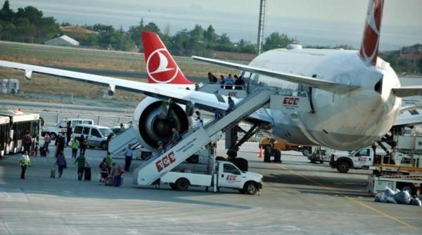 "param &Ccedil;alındı" Deyince, Yolcular U&ccedil;akta 45 Dakika Hapsoldu