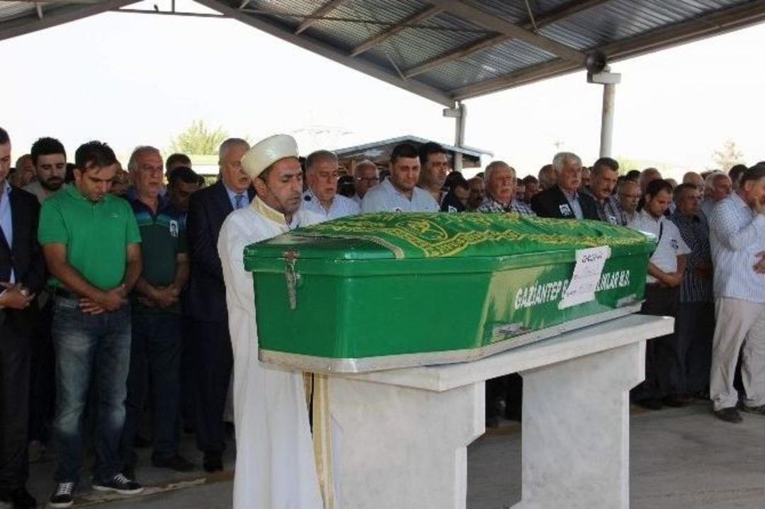 Kazada &Ouml;len Eski Gaziantepspor Kul&uuml;p Başkanı Defnedildi
