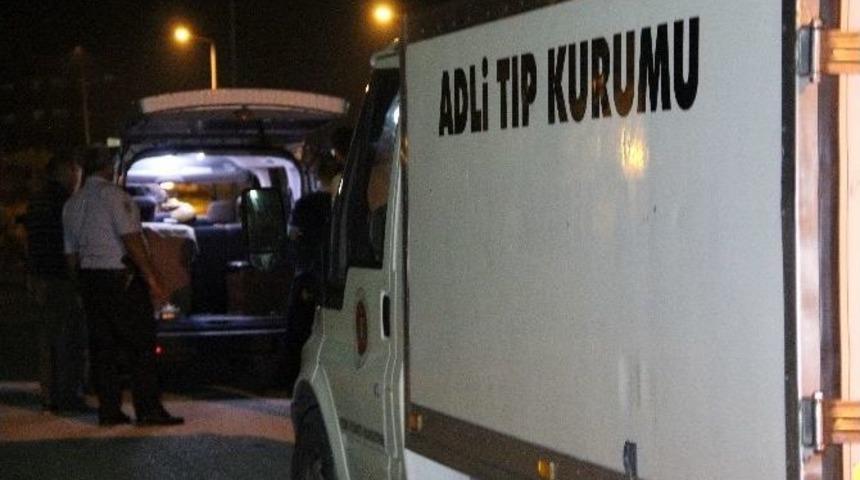 Yalnız Yaşayan Kadın Evinde &Ouml;ld&uuml;, Komşuları Fark Etti