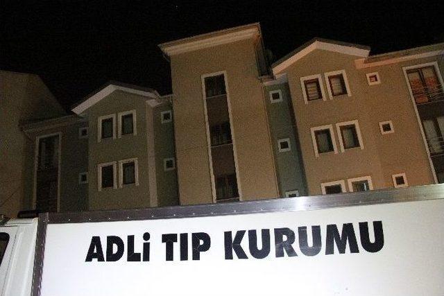 Yalnız Yaşayan Kadın Evinde &Ouml;ld&uuml;, Komşuları Fark Etti 1