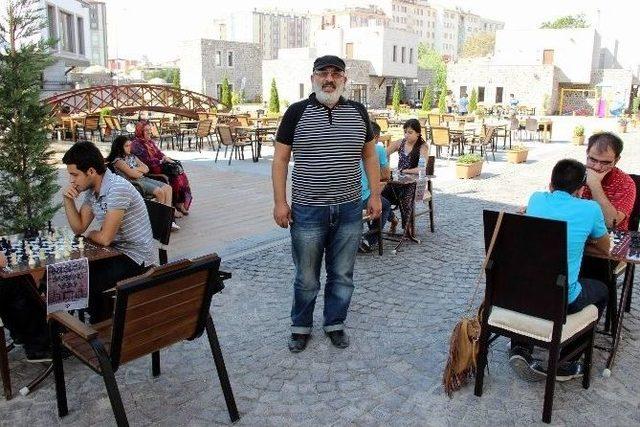 Gen&ccedil;ler &lsquo;sokakta Satran&ccedil; Var&rsquo; Projesi İle Satran&ccedil; Oynamanın Tadını &Ccedil;ıkardı 2