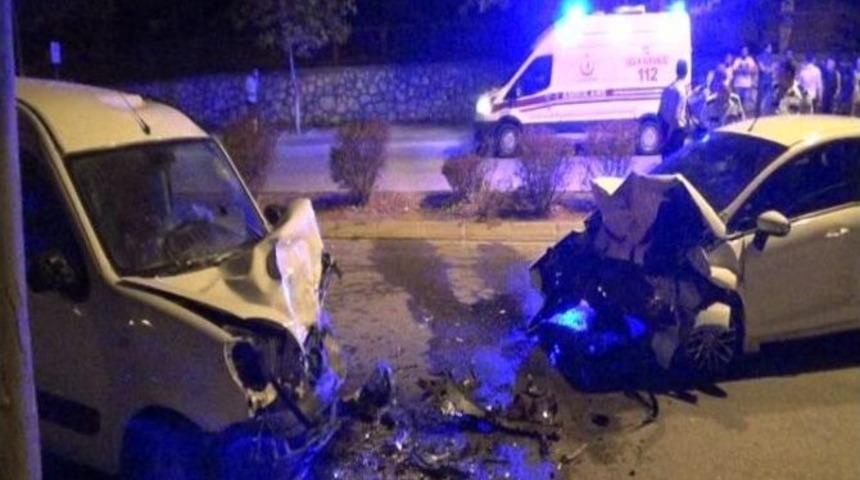 D&uuml;zce&rsquo;de Trafik Kazası: 5 Yaralı