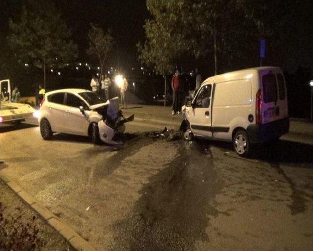 D&uuml;zce&rsquo;de Trafik Kazası: 5 Yaralı 1