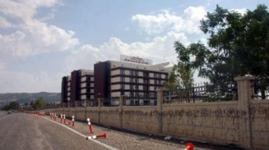 Belediye G&ouml;revlileri Yapıyor, Vatandaşlar Bozuyor