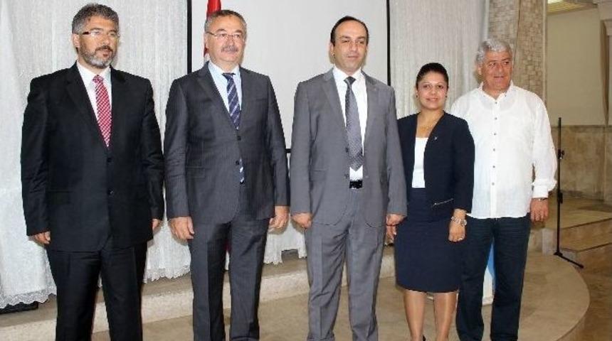 Ak Parti Adayları Basınla Bir Araya Geldi